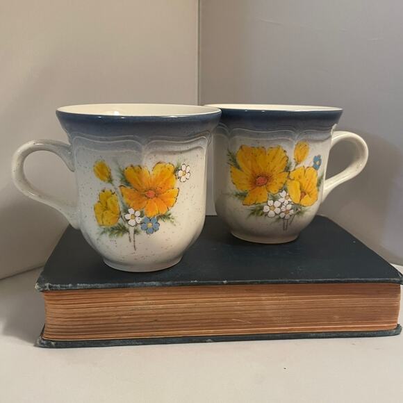 Pair Vintage Mikasa Amy Country Club Mugs‎ for Coffee or Tea - Picture 1 of 11